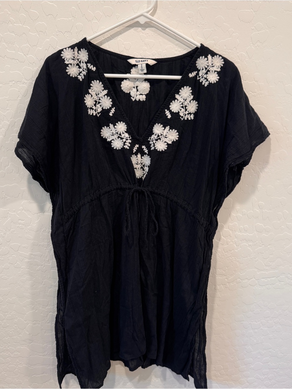 Old Navy Black V-Neck Swim Coverup Womens Medium White Floral Embroidery